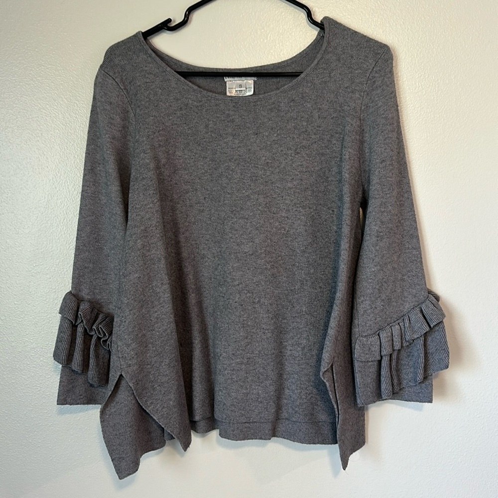Grey ruffle arm sweater EUC